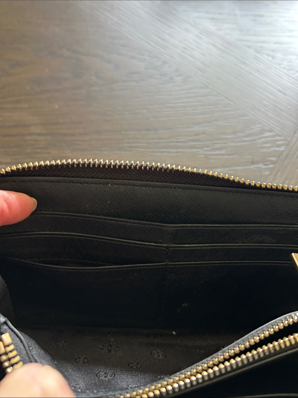 Tory Burch Emerson Mixed Material Continental Wristlet Clutch Wallet LIKE NEW - Picture 12 of 13